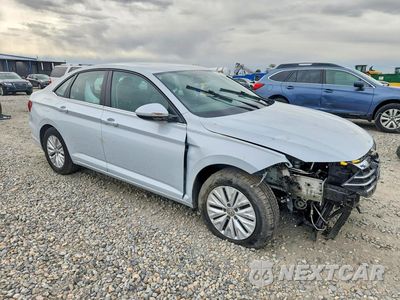 Czwarte zdjęcie samochodu z boku: 2019 VOLKSWAGEN JETTA S VIN:3VWC57BU5KM139626 - miniatura