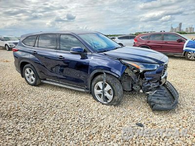 Czwarte zdjęcie samochodu z boku: 2021 TOYOTA HIGHLANDER LE VIN:5TDZZRAH8MS075005 - miniatura