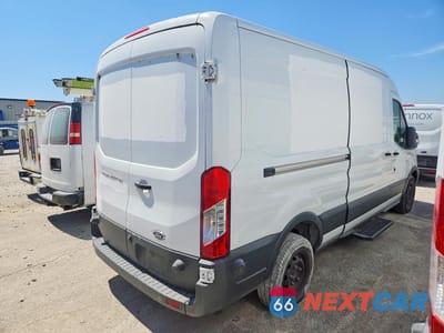 Trzecie zdjęcie samochodu z tyłu: 2017 FORD TRANSIT T-150 VIN:1FTYE2CM6HKB43209 - miniatura