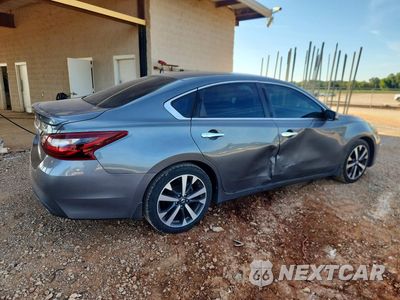 Trzecie zdjęcie samochodu z tyłu: 2017 NISSAN ALTIMA 2.5 SR VIN:1N4AL3AP2HC489431 - miniatura