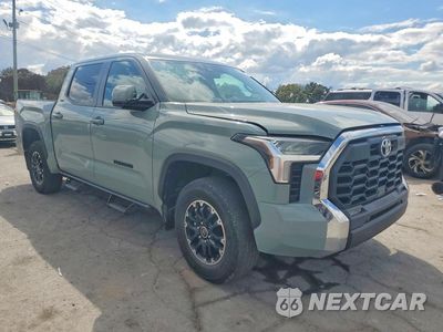 Czwarte zdjęcie samochodu z boku: 2024 TOYOTA TUNDRA SR5 VIN:5TFLA5DB0RX233948 - miniatura