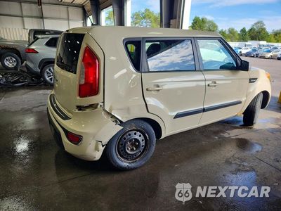 Trzecie zdjęcie samochodu z tyłu: 2013 KIA SOUL BASE VIN:KNDJT2A50D7499462 - miniatura