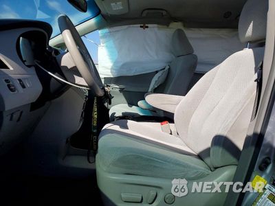 Zdjęcie 7 z 13 samochodu: 2011 TOYOTA SIENNA LE VIN:5TDKK3DCXBS151288 - miniatura