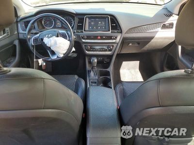 Zdjęcie 8 z 13 samochodu: 2019 HYUNDAI SONATA LIMITED VIN:5NPE34AF3KH815774 - miniatura