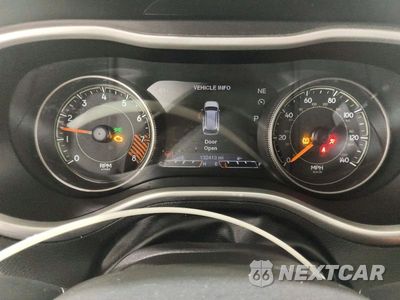 Zdjęcie 9 z 13 samochodu: 2015 JEEP CHEROKEE TRAILHAWK VIN:1C4PJMBS3FW520474 - miniatura