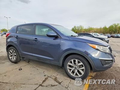 Czwarte zdjęcie samochodu z boku: 2014 KIA SPORTAGE LX VIN:KNDPBCAC4E7559634 - miniatura
