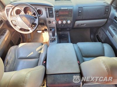 Zdjęcie 8 z 12 samochodu: 2011 TOYOTA TUNDRA CREWMAX SR5 VIN:5TFDM5F11BX017161 - miniatura