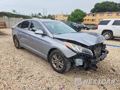 Czwarte zdjęcie samochodu z boku: 2015 HYUNDAI SONATA SE VIN:5NPE24AF8FH237180 - miniatura