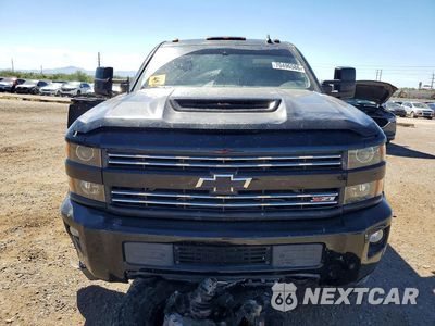 Piąte zdjęcie samochodu w środku: 2017 CHEVROLET SILVERADO K2500 HEAVY DUTY LTZ VIN:1GC1KWEY0HF239136 - miniatura