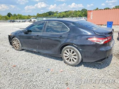 Drugie zdjęcie samochodu z przodu: 2018 TOYOTA CAMRY LE VIN:4T1B11HK5JU084758 - miniatura