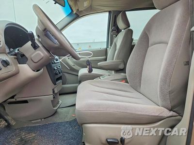 Zdjęcie 7 z 13 samochodu: 2002 DODGE GRAND CARAVAN EX VIN:2B8GP74L32R746440 - miniatura