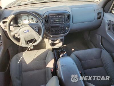 Zdjęcie 8 z 13 samochodu: 2002 FORD ESCAPE XLT VIN:1FMCU04192KD66109 - miniatura