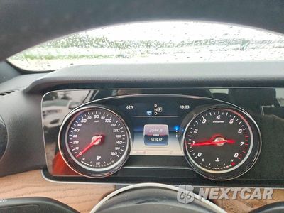 Zdjęcie 9 z 13 samochodu: 2018 MERCEDES-BENZ E 300 VIN:WDDZF4JB5JA357768 - miniatura