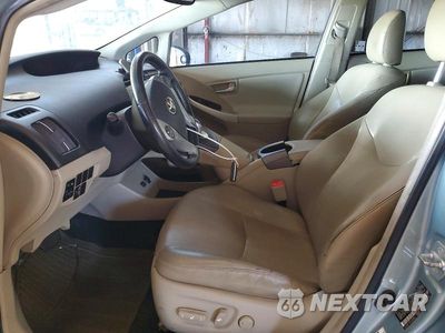 Zdjęcie 7 z 12 samochodu: 2012 TOYOTA PRIUS FOUR VIN:JTDKN3DU4C5384509 - miniatura
