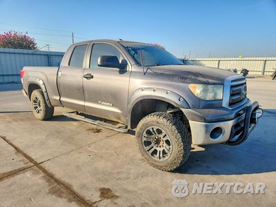 Czwarte zdjęcie samochodu z boku: 2013 TOYOTA TUNDRA DOUBLE CAB SR5 VIN:5TFRM5F10DX055649 - miniatura