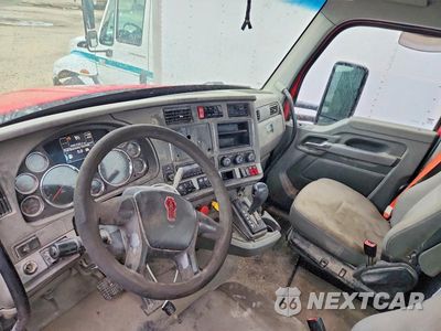 Zdjęcie 8 z 13 samochodu: 2015 KENWORTH T680 SEMI TRUCK VIN:1XKYAP8X4FJ470906 - miniatura