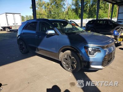 Czwarte zdjęcie samochodu z boku: 2024 KIA NIRO WIND VIN:KNDCR3L13R5125647 - miniatura