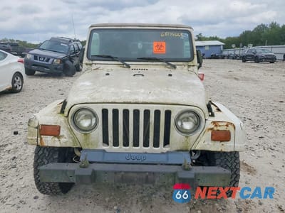 Piąte zdjęcie samochodu w środku: 2002 JEEP WRANGLER / TJ SAHARA VIN:1J4FA59S32P760002 - miniatura