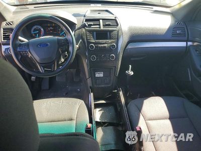 Zdjęcie 8 z 13 samochodu: 2017 FORD EXPLORER POLICE INTERCEPTOR VIN:1FM5K8AR9HGB33494 - miniatura