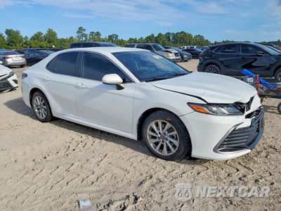 Czwarte zdjęcie samochodu z boku: 2021 TOYOTA CAMRY LE VIN:4T1C11AK6MU583877 - miniatura