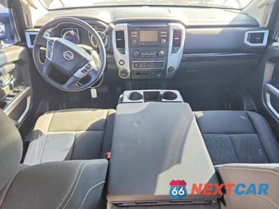 Zdjęcie 8 z 12 samochodu: 2017 NISSAN TITAN XD SV VIN:1N6BA1F36HN568391 - miniatura