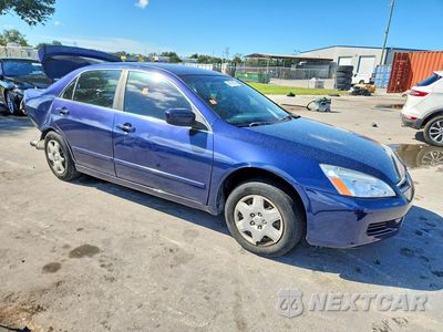 Czwarte zdjęcie samochodu z boku: 2007 HONDA ACCORD LX VIN:3HGCM56477G705717 - miniatura
