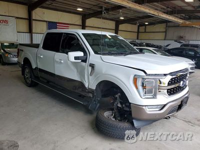 Czwarte zdjęcie samochodu z boku: 2023 FORD F150 SUPERCREW VIN:1FTFW1E84PFA61923 - miniatura