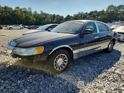 2002 LINCOLN TOWN CAR SIGNATURE 1LNHM82W12Y605183 - główne zdjęcie licytacji z USA - miniatura