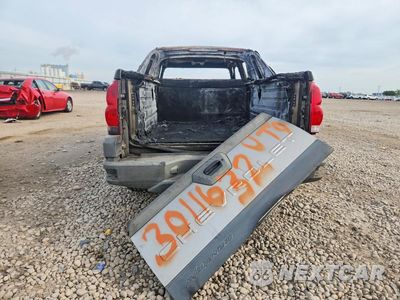 Zdjęcie 6 z 12 samochodu: 2002 CHEVROLET AVALANCHE C1500 VIN:3GNEC13T32G109065 - miniatura