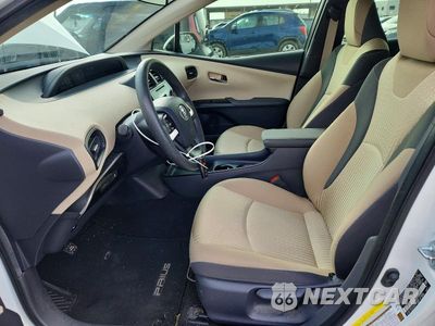 Zdjęcie 7 z 12 samochodu: 2016 TOYOTA PRIUS TWO VIN:JTDKBRFU2G3528519 - miniatura