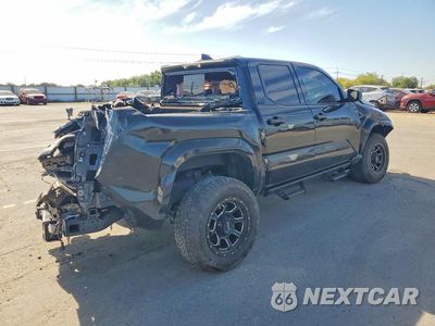 Trzecie zdjęcie samochodu z tyłu: 2025 TOYOTA TACOMA SR5 VIN:3TMLB5JN1SM142792 - miniatura