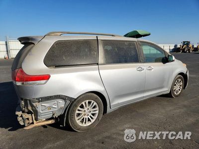 Trzecie zdjęcie samochodu z tyłu: 2013 TOYOTA SIENNA XLE 8-PASSENGER VIN:5TDYK3DCXDS387209 - miniatura