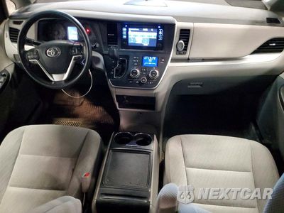 Zdjęcie 8 z 13 samochodu: 2017 TOYOTA SIENNA LE VIN:5TDKZ3DCXHS815450 - miniatura