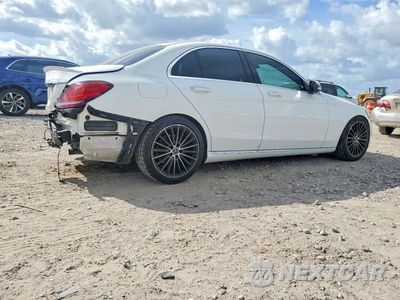 Trzecie zdjęcie samochodu z tyłu: 2019 MERCEDES-BENZ C 300 VIN:55SWF8DBXKU313904 - miniatura