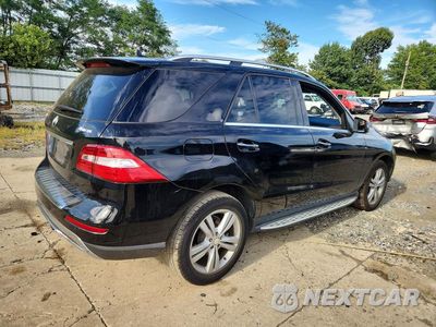 Trzecie zdjęcie samochodu z tyłu: 2015 MERCEDES-BENZ ML 350 4MATIC VIN:4JGDA5HB7FA613393 - miniatura