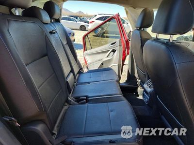 Zdjęcie 10 z 13 samochodu: 2018 VOLKSWAGEN TIGUAN SE VIN:3VV3B7AX9JM066378 - miniatura