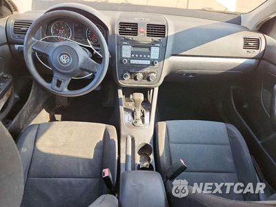 Zdjęcie 8 z 13 samochodu: 2010 VOLKSWAGEN JETTA S VIN:3VWJX7AJ1AM028594 - miniatura