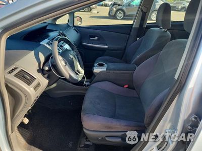 Zdjęcie 7 z 12 samochodu: 2013 TOYOTA PRIUS V THREE VIN:JTDZN3EU7D3240169 - miniatura