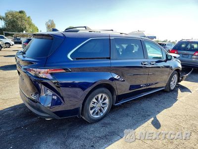 Trzecie zdjęcie samochodu z tyłu: 2024 TOYOTA SIENNA XLE 7-PASSENGER VIN:5TDYSKFC7RS120155 - miniatura