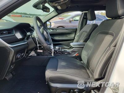 Zdjęcie 7 z 13 samochodu: 2024 JEEP GRAND CHEROKEE LAREDO VIN:1C4RJHAG4R8570015 - miniatura
