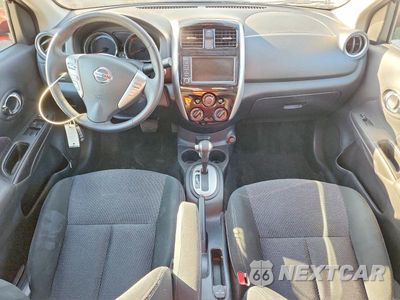 Zdjęcie 8 z 12 samochodu: 2019 NISSAN VERSA SV VIN:3N1CN7AP1KL822060 - miniatura