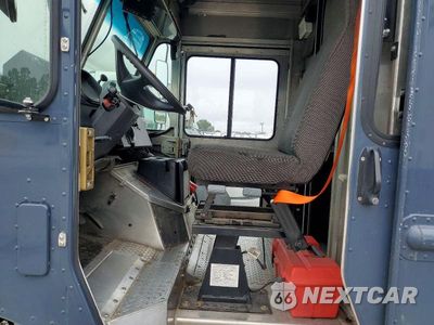 Zdjęcie 7 z 12 samochodu: 2020 FREIGHTLINER MT45G CHASSIS DELIVERY TRUCK VIN:4UZAC2EA2LCMH7726 - miniatura
