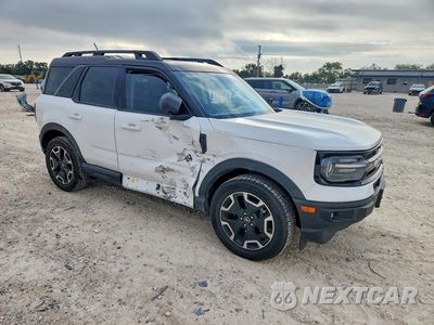 Czwarte zdjęcie samochodu z boku: 2022 FORD BRONCO SPORT OUTER BANKS VIN:3FMCR9C66NRD16237 - miniatura