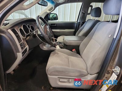 Zdjęcie 7 z 13 samochodu: 2012 TOYOTA TUNDRA CREWMAX SR5 VIN:5TFDM5F10CX030890 - miniatura
