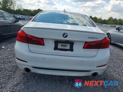 Zdjęcie 6 z 12 samochodu: 2018 BMW 530E VIN:WBAJA9C57JB250187 - miniatura