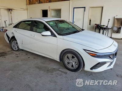 Czwarte zdjęcie samochodu z boku: 2026 HYUNDAI ELANTRA SE VIN:KMHLL4DG8TU165323 - miniatura