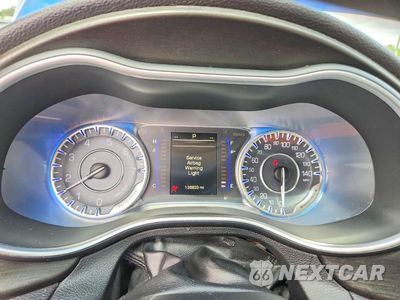Zdjęcie 9 z 12 samochodu: 2015 CHRYSLER 200 LIMITED VIN:1C3CCCAB5FN507742 - miniatura