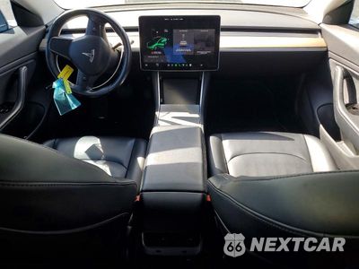 Zdjęcie 8 z 12 samochodu: 2018 TESLA MODEL 3 VIN:5YJ3E1EAXJF011001 - miniatura