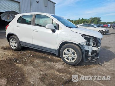 Czwarte zdjęcie samochodu z boku: 2018 CHEVROLET TRAX LS VIN:KL7CJKSB3JB720478 - miniatura