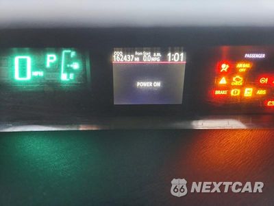 Zdjęcie 9 z 12 samochodu: 2012 TOYOTA PRIUS C FOUR VIN:JTDKDTB39C1028061 - miniatura